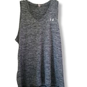 Under Armour Size XL Women's Grey Sleeveless Workout Tank Top